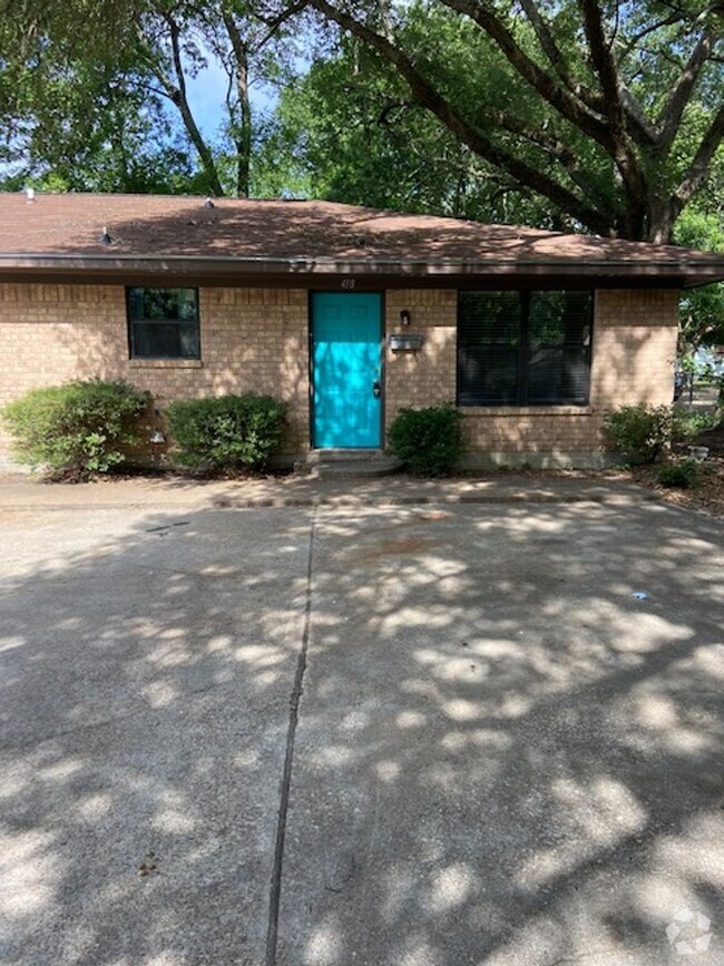 Building Photo - 2bed/1bath Duplex Available for Lease in L... Rental