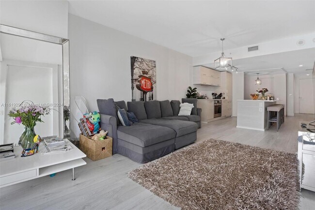 Photo - 650 NE 32nd St Unit 703
