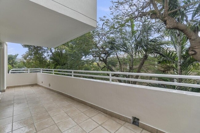 Photo - 2100 Brickell Ave Unit 305