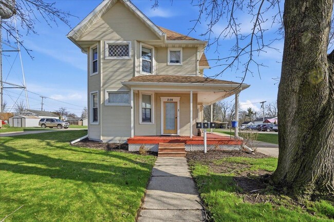 Building Photo - 209 West Main St