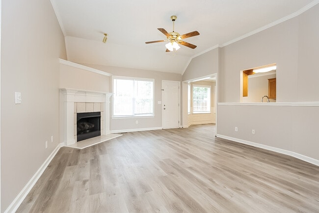 Photo - 2219 Spartan Ct