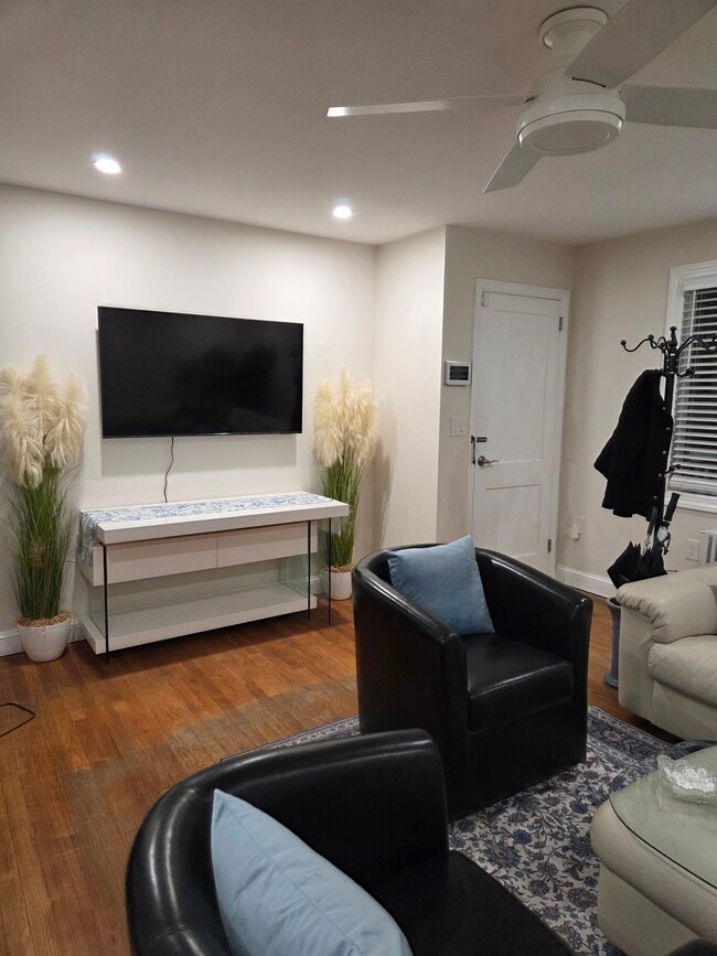 Photo - 240 7th Ave Unidad 1