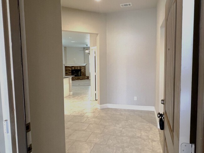 Photo - **BEAUTIFUL WINDSTONE AT UPLAND HOME**