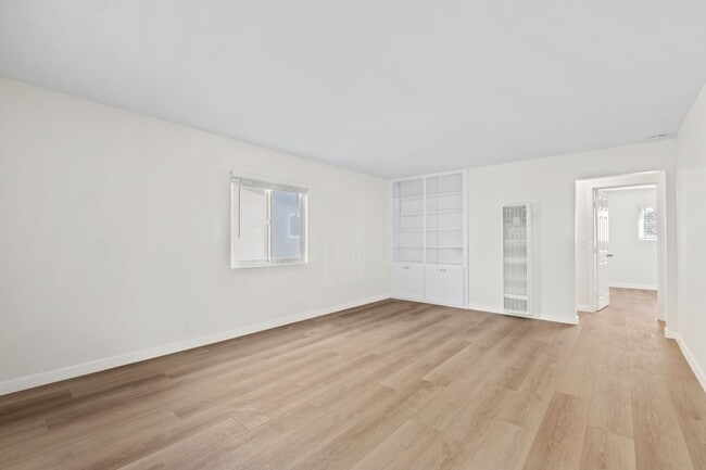 Photo - 121 E Bay St Unit 121D