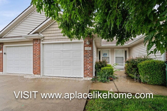 Photo - 805 SW Imperial Ln
