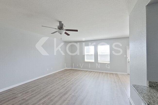 Photo - 8411 Hannah Rd