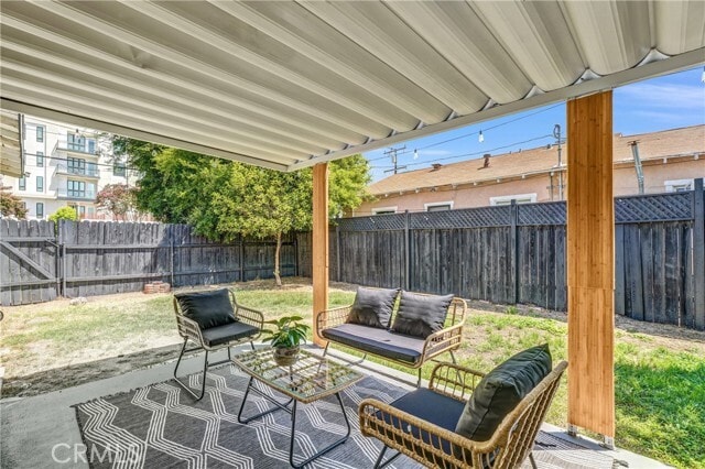 Photo - 422 W Bencamp St