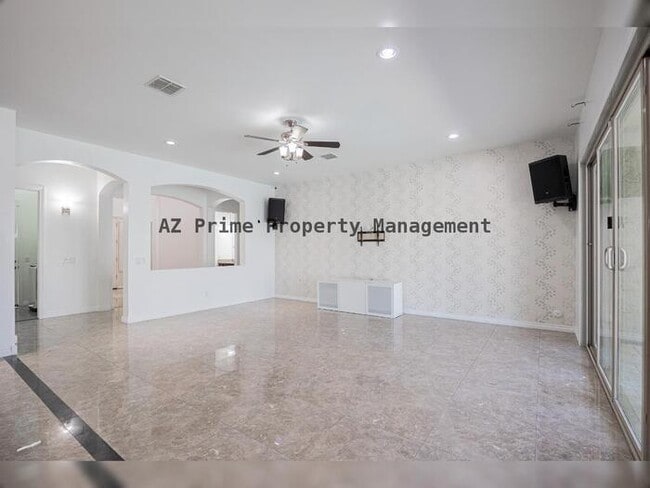 Photo - 224 E Mead Dr