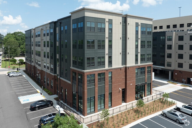 Photo - Accolade Auburn