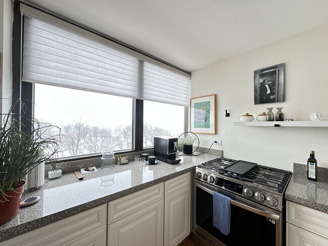 Photo - 6701 S Crandon Ave Unit B9