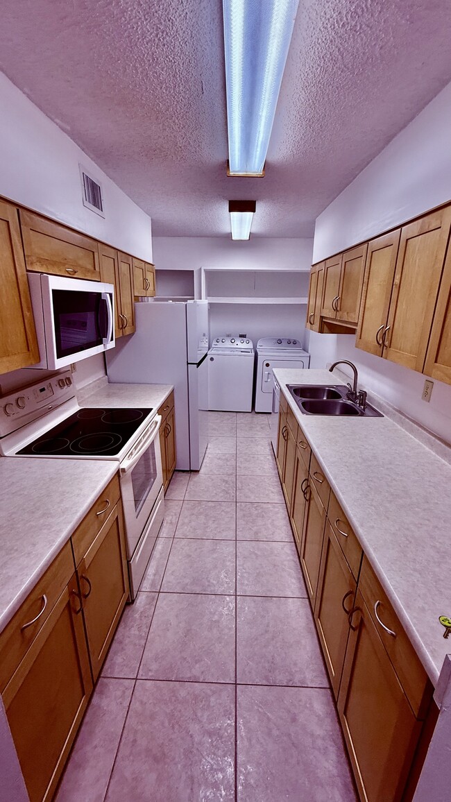 Photo - 6519 W Newberry Rd