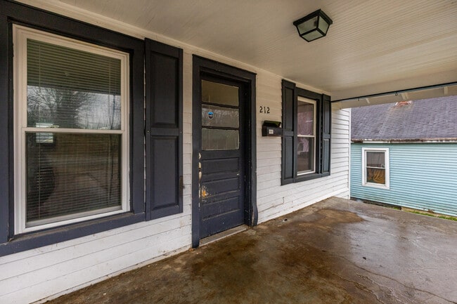 Photo - 212 Montgomery Ave