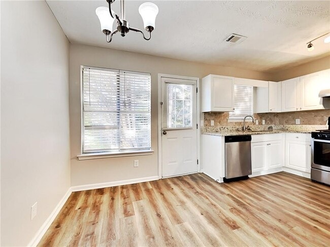 Photo - 200 Adam Cir