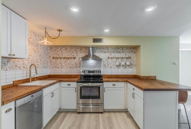 Kitchen - 449 High St