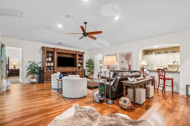 Photo - 307 Chambord Terrace