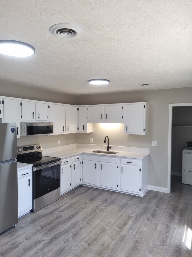 Photo - 967 Sanchez Dr