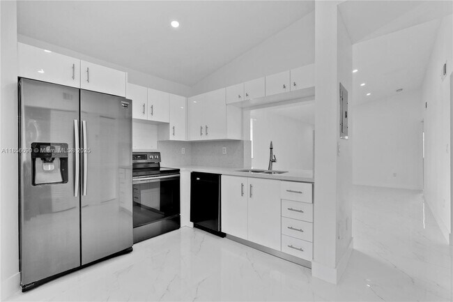 Building Photo - 13125 SW 64th Terrace Unit 1102 Rental