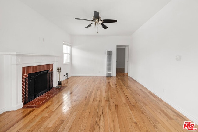 Photo - 4158 Baldwin Ave