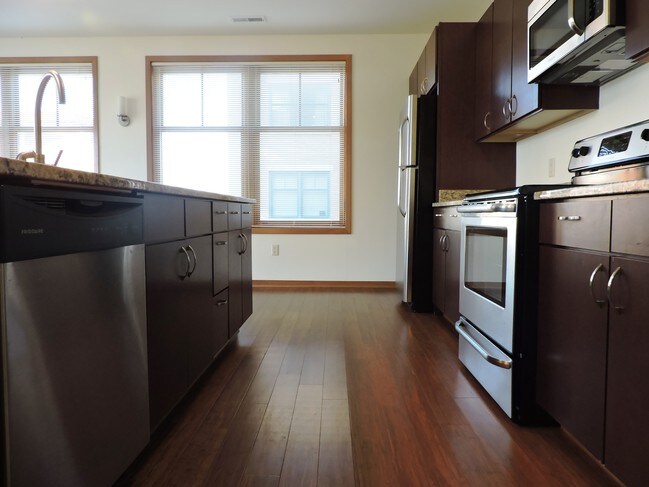 Cornerstone Interior - Cornerstone & Ravenna Apartments