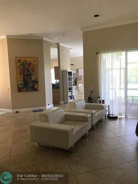 Photo - 1441 Cardinal Way