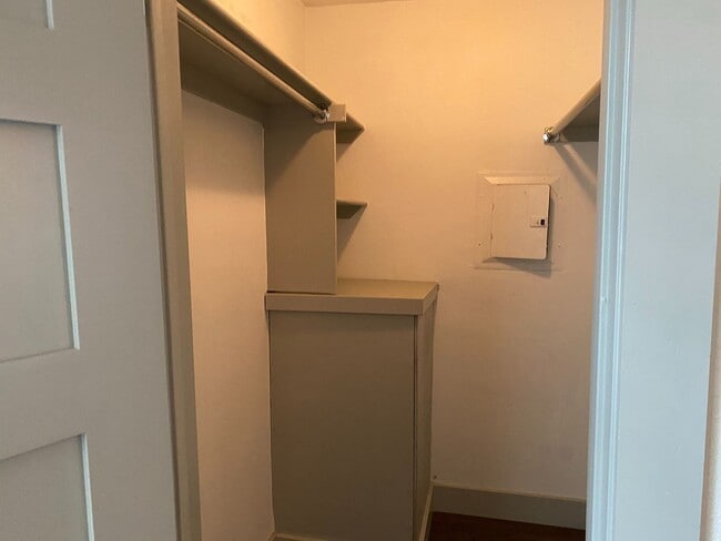 Photo - 4633 Fairmount St