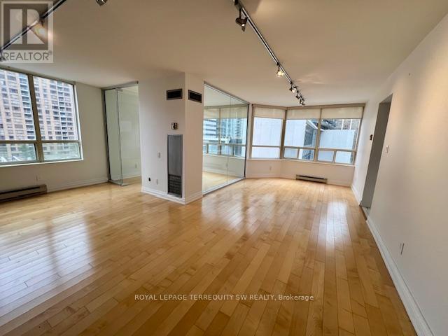 Photo - 30 Greenfield Ave Unit 714