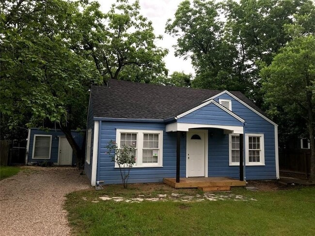 Photo - 710 W Lake Dr