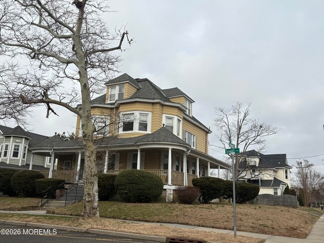 Building Photo - 401 Sewall Ave Unit 2