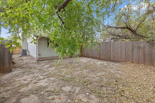 Photo - 1805 Mearns Meadow Blvd Unit B