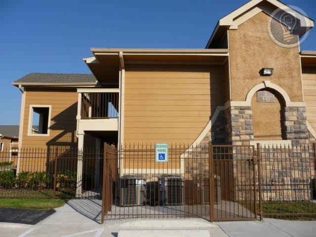 Exterior - Village Park North Apartments