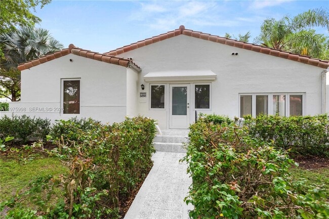 Photo - 1222 Genoa St