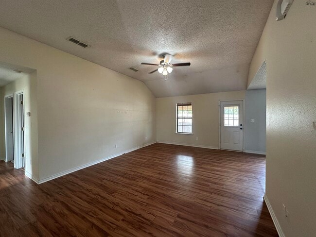 Photo - 4314 Grandview W