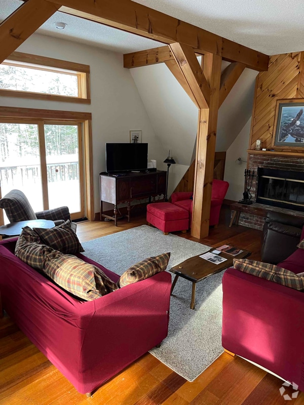 Building Photo - 938 Hapgood Pond Rd Rental