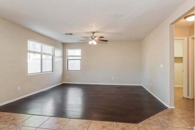 Photo - 960 N 168th Dr