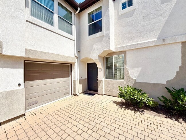 Building Photo - 2 Bedroom 2.5 Bathroom Montego Bay Home with Private Backyard & Community Pool!