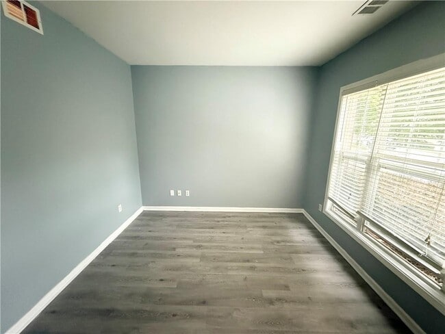 Photo - 2443 Walnut Tree Ln