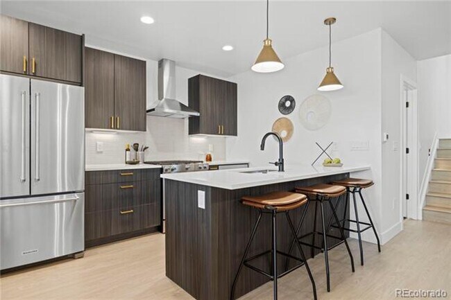 Photo - 1258 Newton St