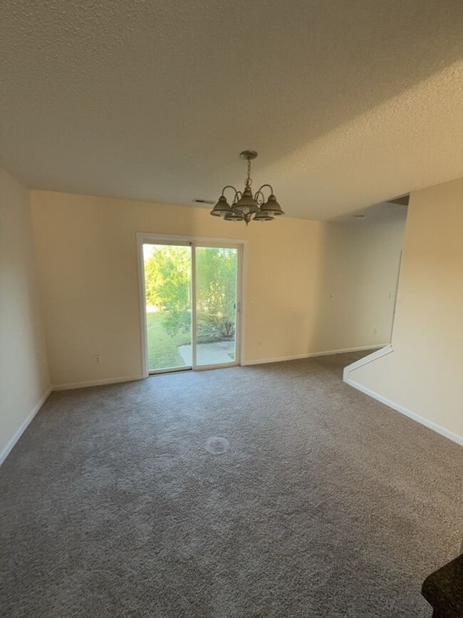 Photo - 420 Cape Jasmine Way