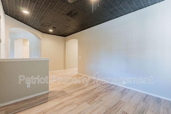 Photo - 329 S 172nd Dr