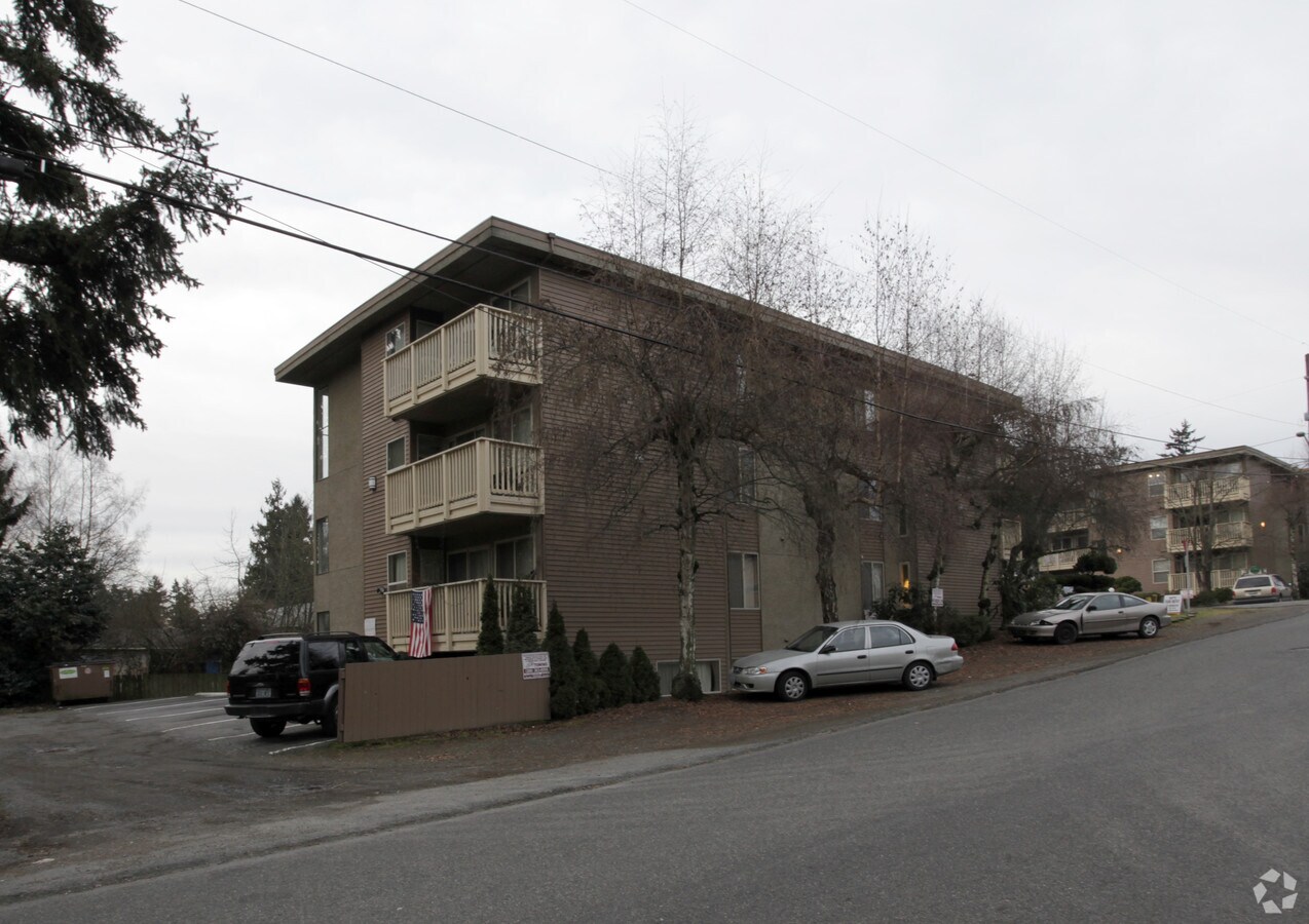 Photo - Crestwood Apartments