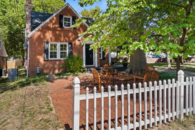 Photo - 113 Crestmere Ave