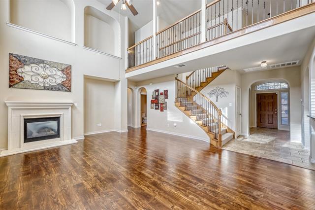 1012 Surrey Dr