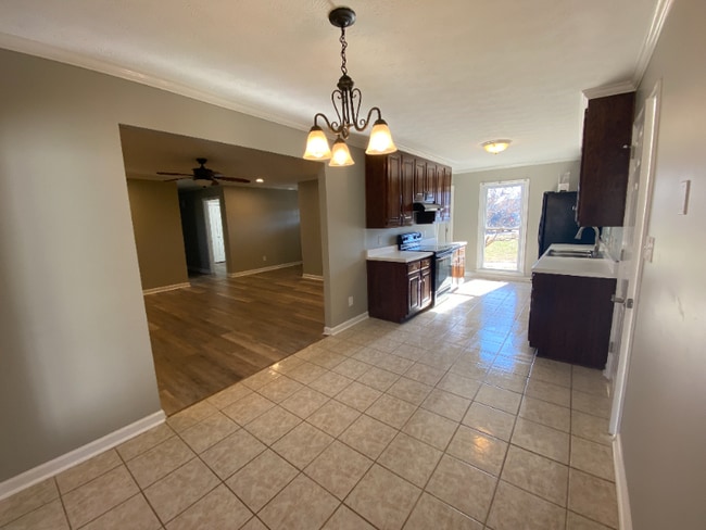 Photo - 850 Ronald Ct
