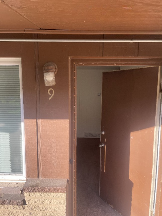 Photo - Two Bedroom in Golden in a Quiet Complex Unit #9