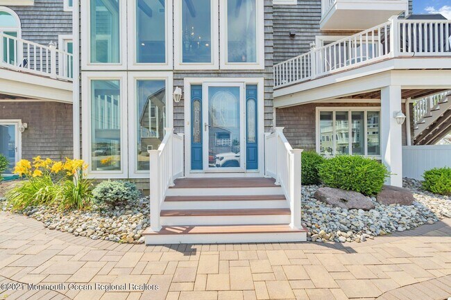 1101 S Ocean Ave