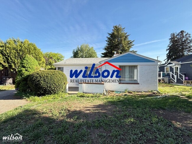 Building Photo - West Yakima 3-Bedroom Home with Spacious Living Areas