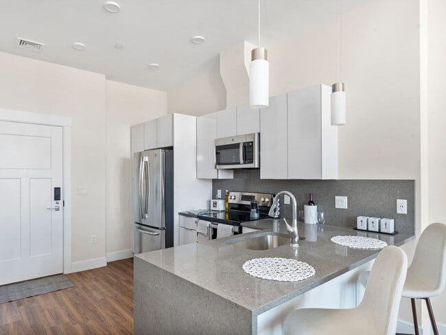 Photo - Newburyport Crossing