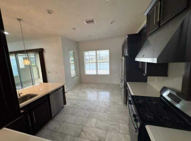 Photo - 2684 Tarragona Wy