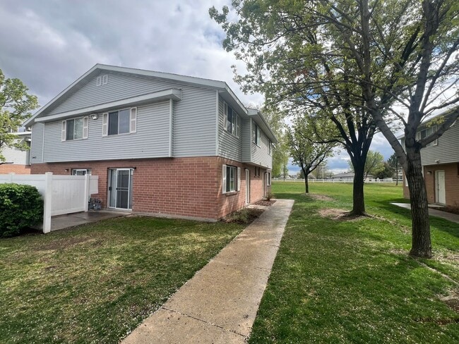 Building Photo - 3 bed 1.5 bath in West Valley