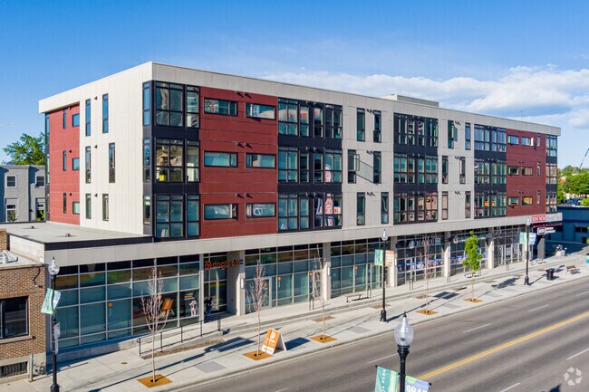 Building Photo - Mission 17